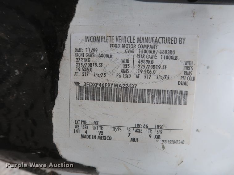 image for item GS9970 2000 Ford F450 Super Duty  bucket truck