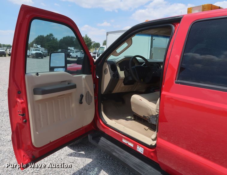 image for item GS9972 2008 Ford F450 Super Duty XL  Crew Cab flatbed truck