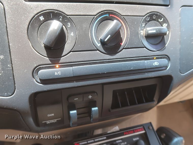 image for item GS9972 2008 Ford F450 Super Duty XL  Crew Cab flatbed truck