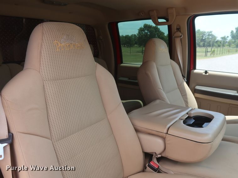 image for item GS9972 2008 Ford F450 Super Duty XL  Crew Cab flatbed truck