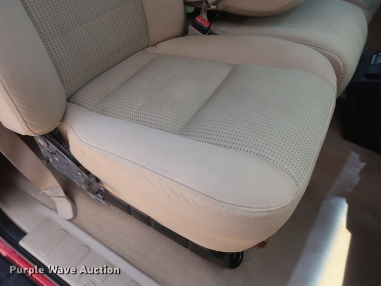 image for item GS9972 2008 Ford F450 Super Duty XL  Crew Cab flatbed truck