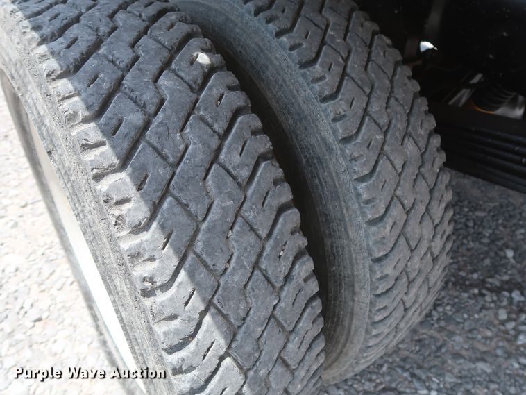 image for item GS9972 2008 Ford F450 Super Duty XL  Crew Cab flatbed truck