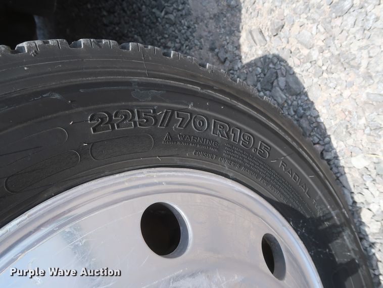 image for item GS9972 2008 Ford F450 Super Duty XL  Crew Cab flatbed truck