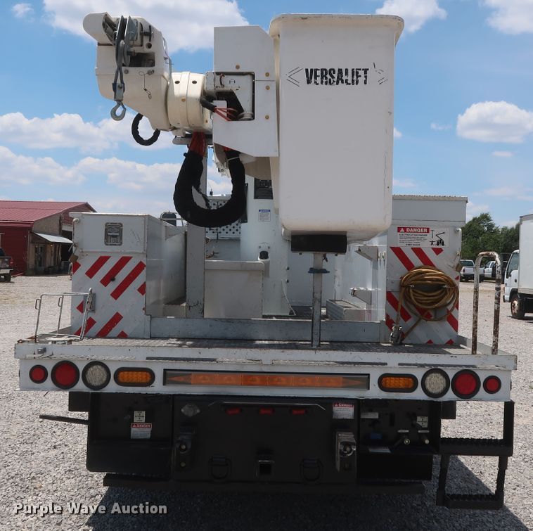 image for item GS9973 2011 Ford F650 Super Duty XL  bucket truck