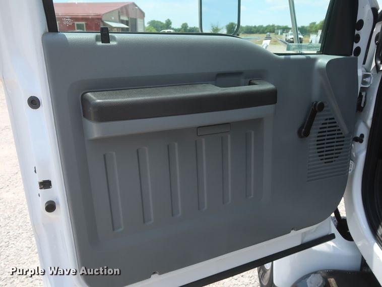 image for item GS9973 2011 Ford F650 Super Duty XL  bucket truck