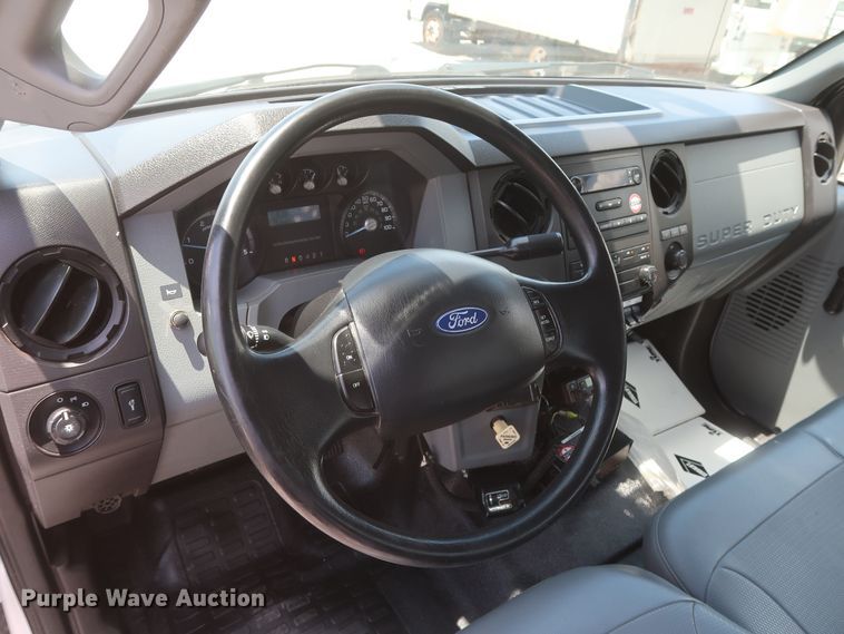 image for item GS9973 2011 Ford F650 Super Duty XL  bucket truck