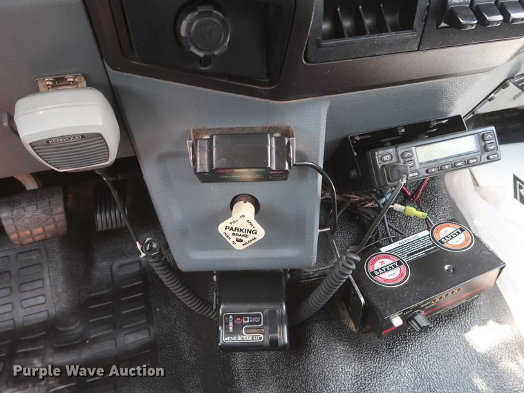 image for item GS9973 2011 Ford F650 Super Duty XL  bucket truck