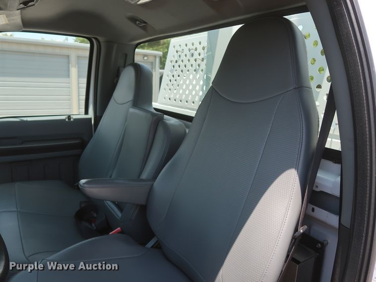 image for item GS9973 2011 Ford F650 Super Duty XL  bucket truck