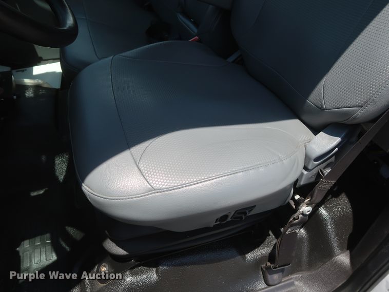 image for item GS9973 2011 Ford F650 Super Duty XL  bucket truck