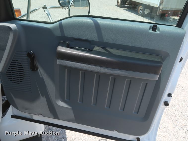 image for item GS9973 2011 Ford F650 Super Duty XL  bucket truck