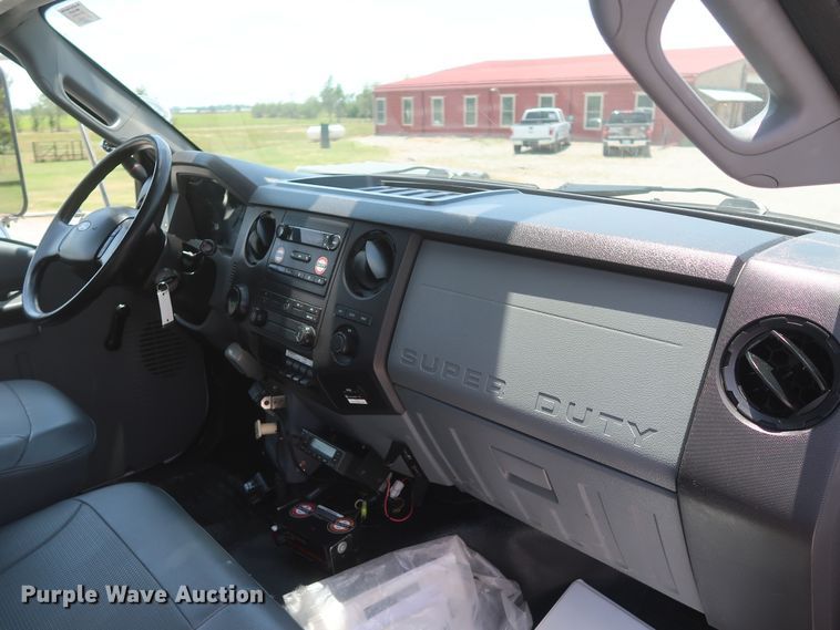 image for item GS9973 2011 Ford F650 Super Duty XL  bucket truck