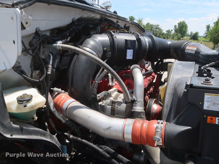 image for item GS9973 2011 Ford F650 Super Duty XL  bucket truck