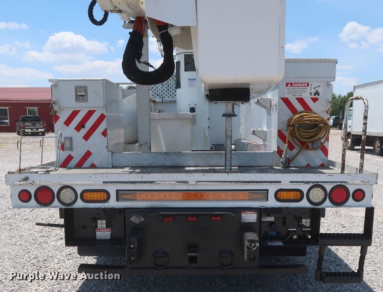 image for item GS9973 2011 Ford F650 Super Duty XL  bucket truck