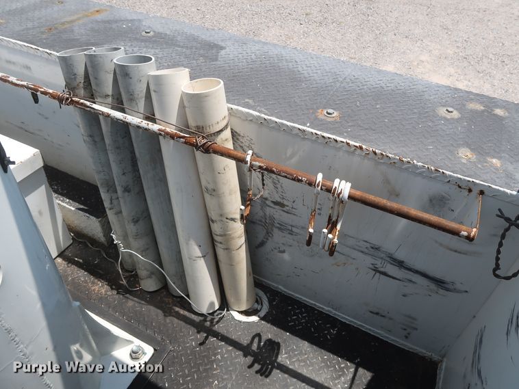 image for item GS9973 2011 Ford F650 Super Duty XL  bucket truck