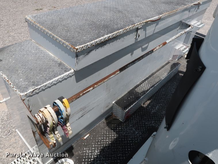 image for item GS9973 2011 Ford F650 Super Duty XL  bucket truck