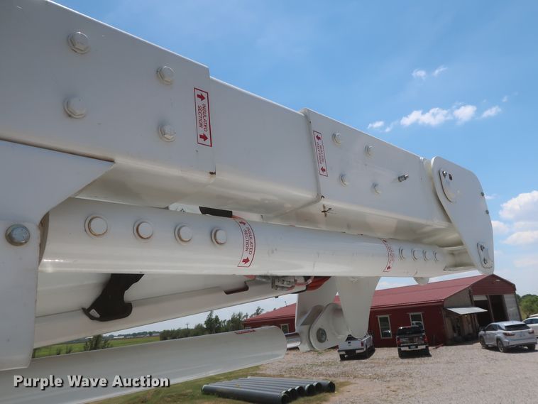 image for item GS9973 2011 Ford F650 Super Duty XL  bucket truck