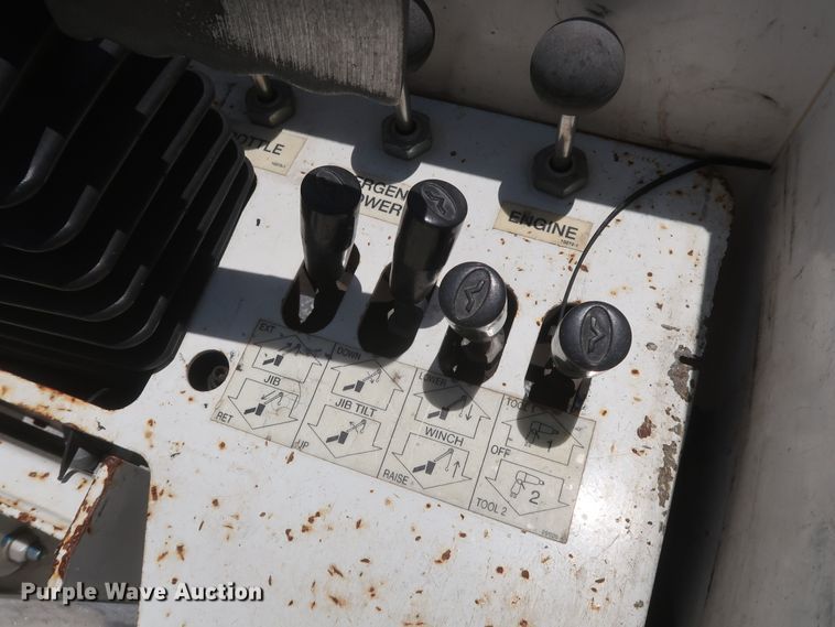 image for item GS9973 2011 Ford F650 Super Duty XL  bucket truck