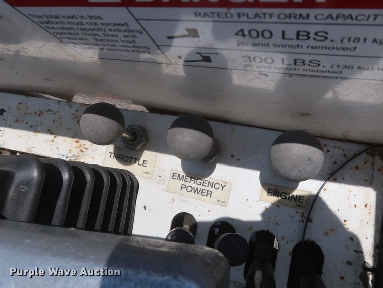 image for item GS9973 2011 Ford F650 Super Duty XL  bucket truck