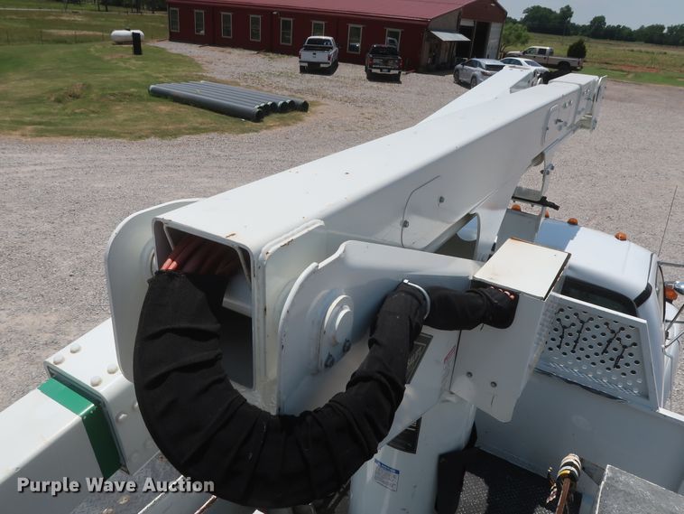 image for item GS9973 2011 Ford F650 Super Duty XL  bucket truck