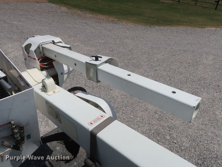 image for item GS9973 2011 Ford F650 Super Duty XL  bucket truck