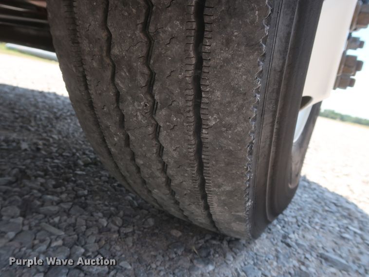 image for item GS9973 2011 Ford F650 Super Duty XL  bucket truck