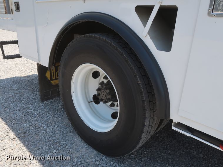 image for item GS9973 2011 Ford F650 Super Duty XL  bucket truck