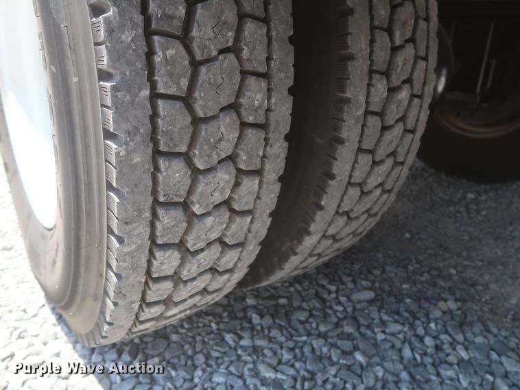 image for item GS9973 2011 Ford F650 Super Duty XL  bucket truck