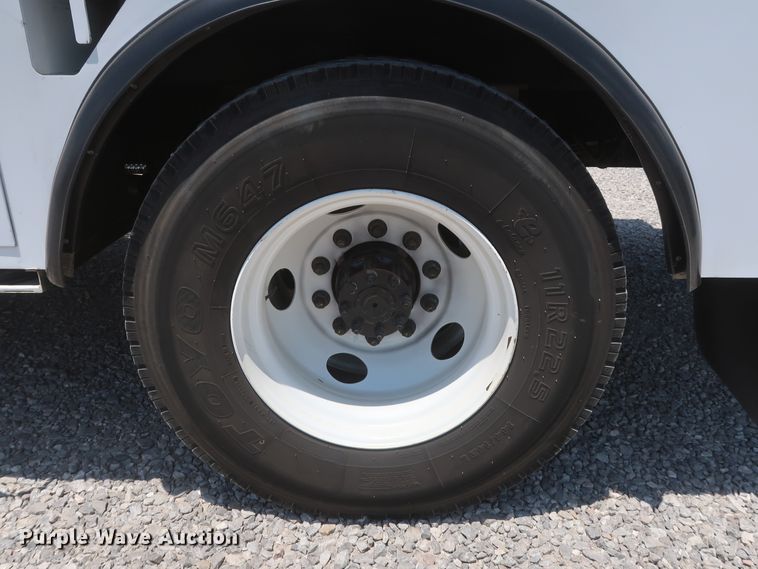 image for item GS9973 2011 Ford F650 Super Duty XL  bucket truck