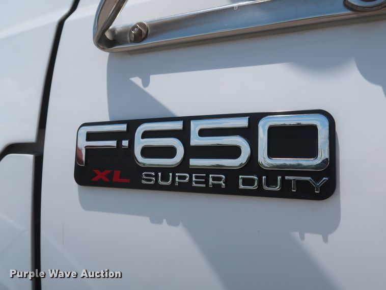 image for item GS9973 2011 Ford F650 Super Duty XL  bucket truck