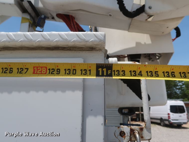 image for item GS9973 2011 Ford F650 Super Duty XL  bucket truck