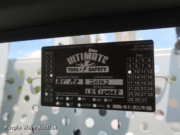 image for item GS9973 2011 Ford F650 Super Duty XL  bucket truck