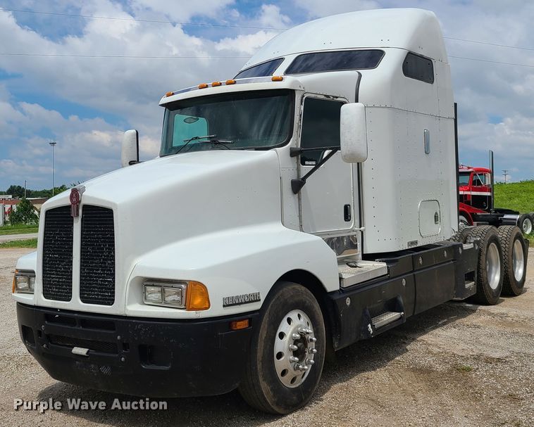 image for item GT9083 2004 Kenworth T600  semi truck