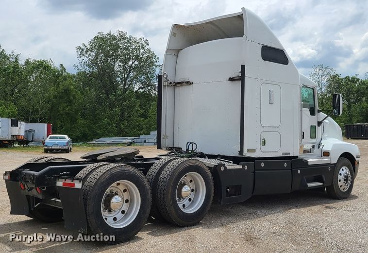 image for item GT9083 2004 Kenworth T600  semi truck