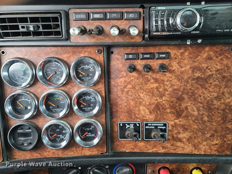 image for item GT9083 2004 Kenworth T600  semi truck