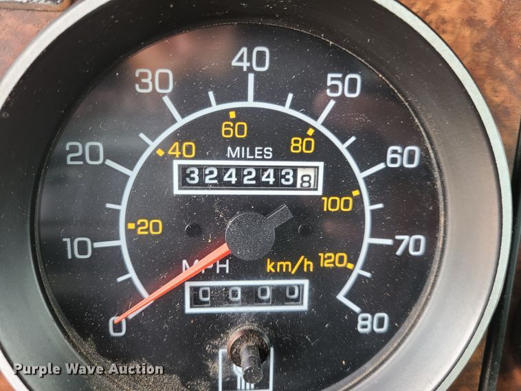 image for item GT9083 2004 Kenworth T600  semi truck