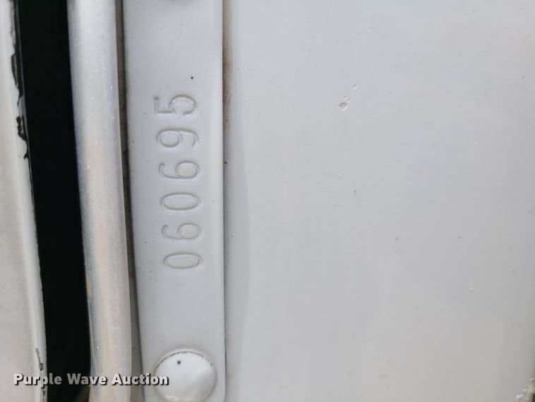 image for item GT9083 2004 Kenworth T600  semi truck