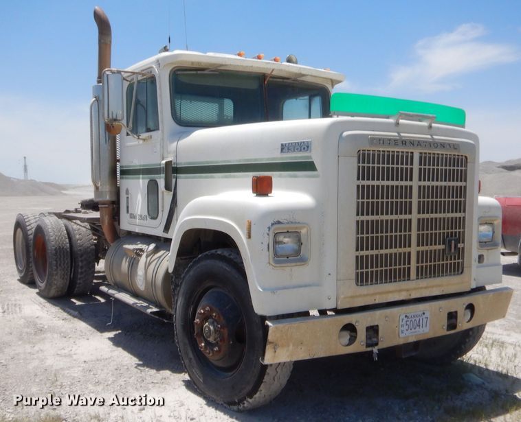 image for item GT9236 1984 International Transfer 4300  semi truck