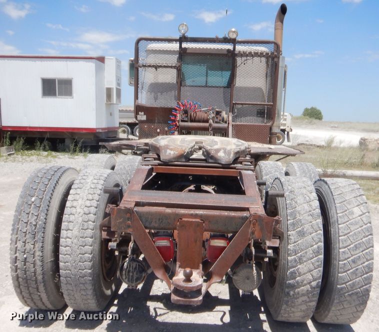 image for item GT9236 1984 International Transfer 4300  semi truck