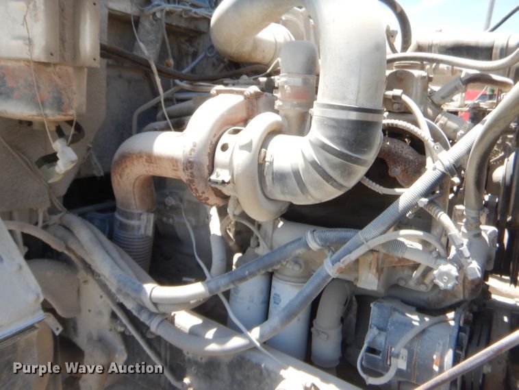 image for item GT9236 1984 International Transfer 4300  semi truck