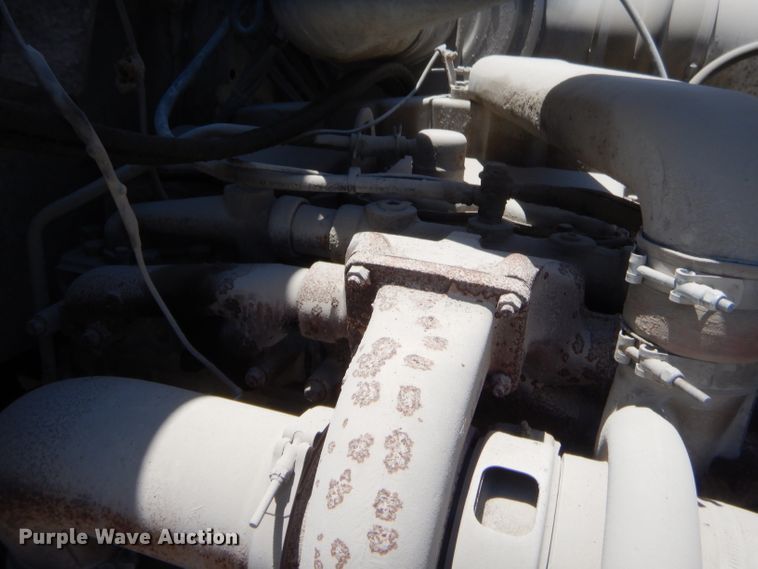 image for item GT9236 1984 International Transfer 4300  semi truck