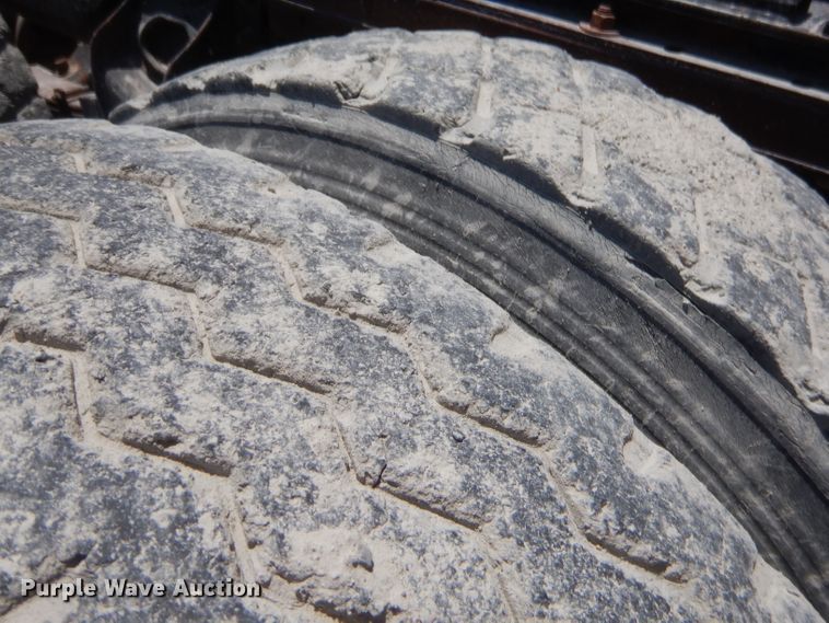 image for item GT9236 1984 International Transfer 4300  semi truck