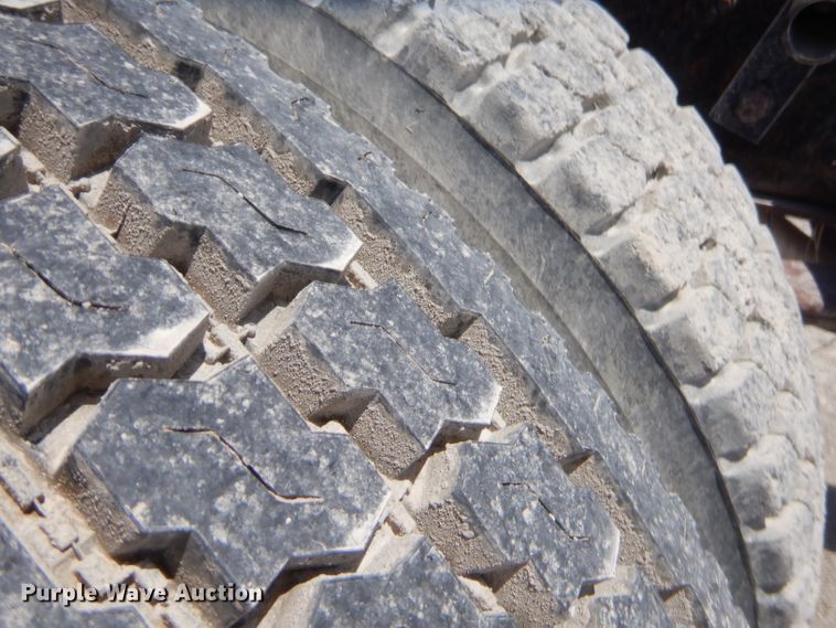 image for item GT9236 1984 International Transfer 4300  semi truck