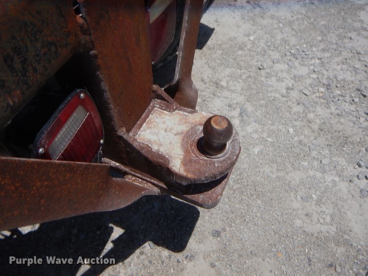 image for item GT9236 1984 International Transfer 4300  semi truck