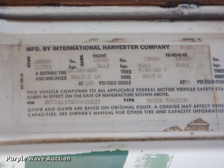image for item GT9236 1984 International Transfer 4300  semi truck
