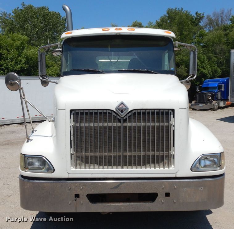 image for item HA9250 2005 International 9200i  semi truck