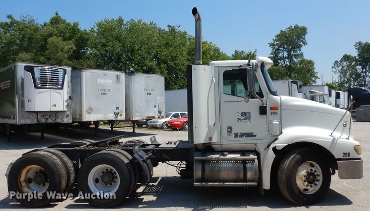 image for item HA9250 2005 International 9200i  semi truck