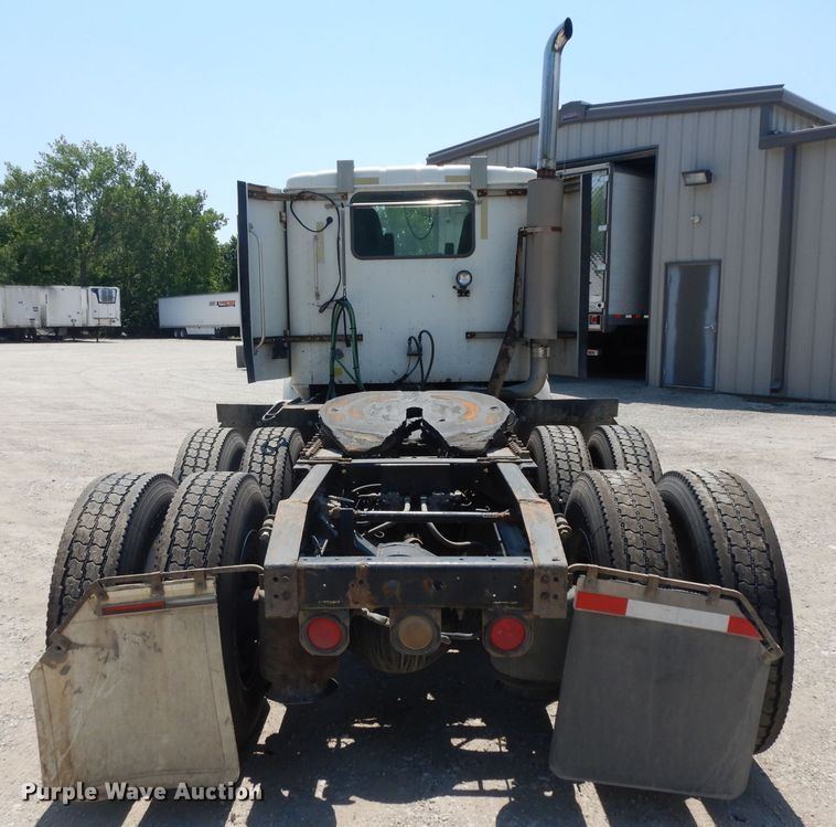 image for item HA9250 2005 International 9200i  semi truck