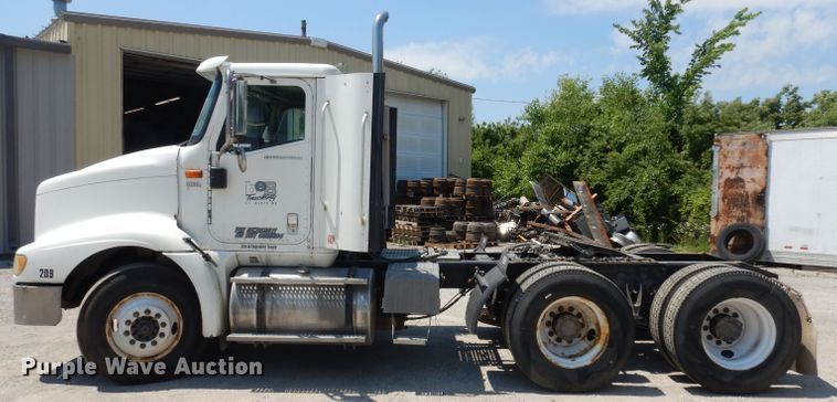 image for item HA9250 2005 International 9200i  semi truck