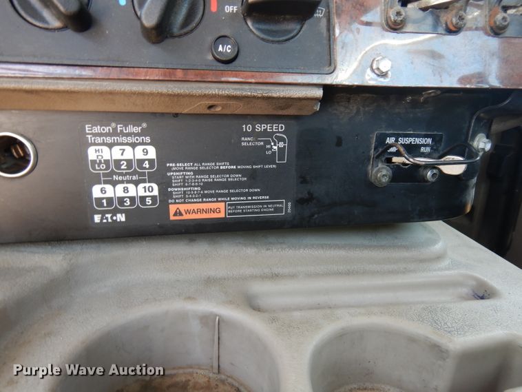 image for item HA9250 2005 International 9200i  semi truck