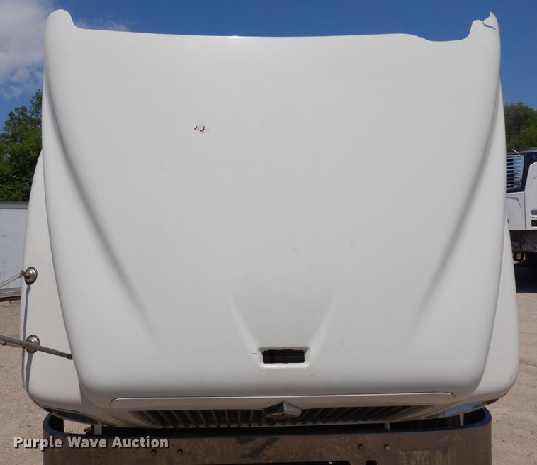image for item HA9250 2005 International 9200i  semi truck